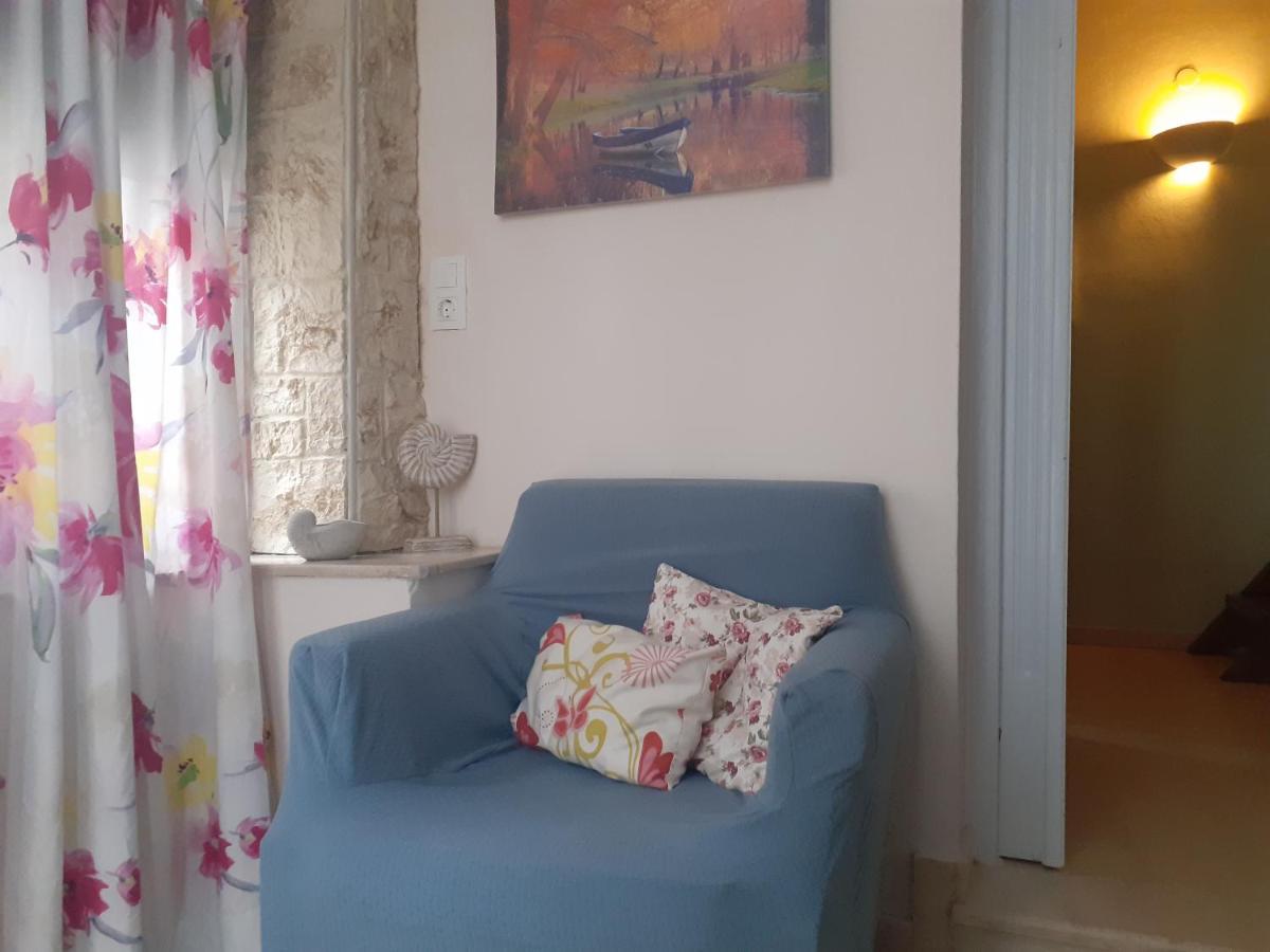 Vila Μεζονέτα - Διώνη- Στις Άνω Αρχάνες Με Οντά Exteriér fotografie